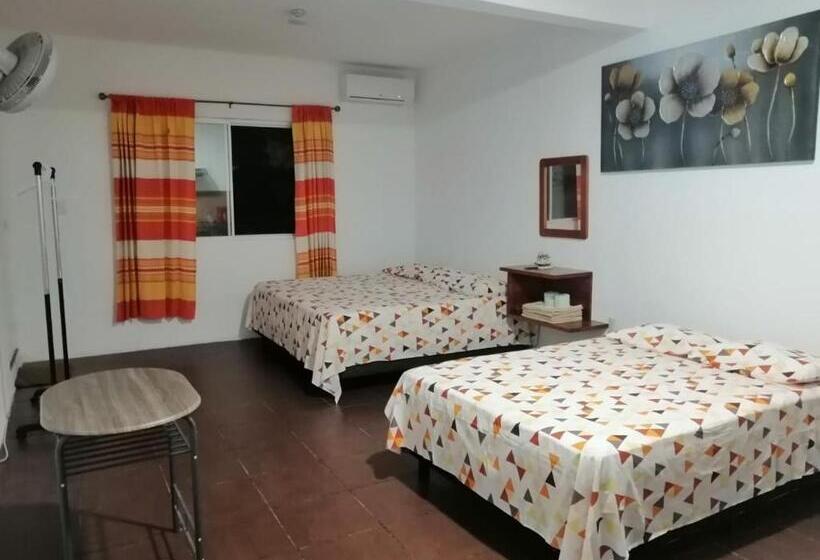 ペンション Casa Shambieda