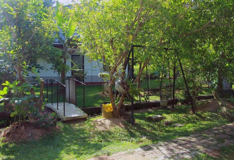 Пансион Sumith Villa