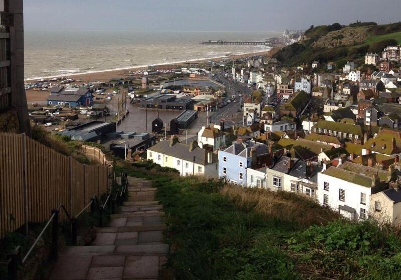 ベッドアンドブレックファースト Alexander S