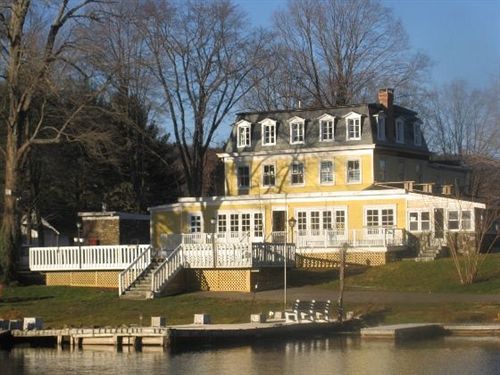 住宿加早餐 Antons On The Lake