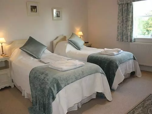 تختخواب و صبحانه Bridge Cottage