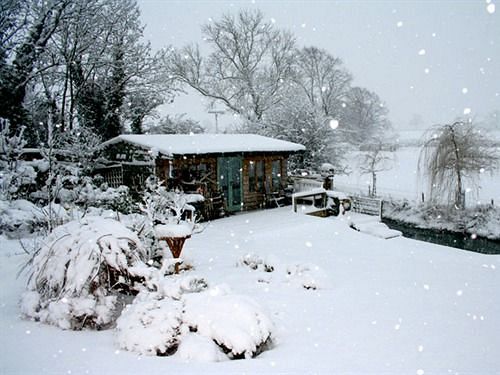 تختخواب و صبحانه Bridge Cottage