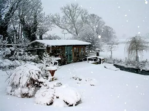 تختخواب و صبحانه Bridge Cottage