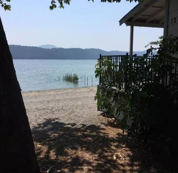 住宿加早餐  Clear Lake Cottages & Marina