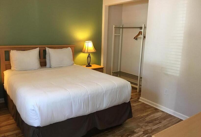 민박 Clear Lake Cottages & Marina