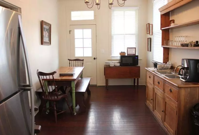 민박 Inn At Hermannhof