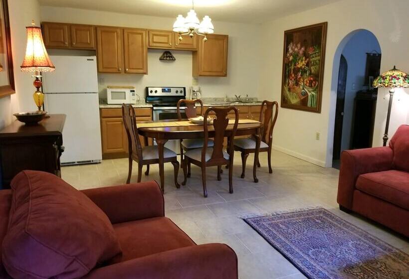 مبيت وإفطار Lily Creek Lodge