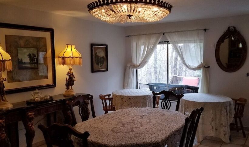 مبيت وإفطار Lily Creek Lodge