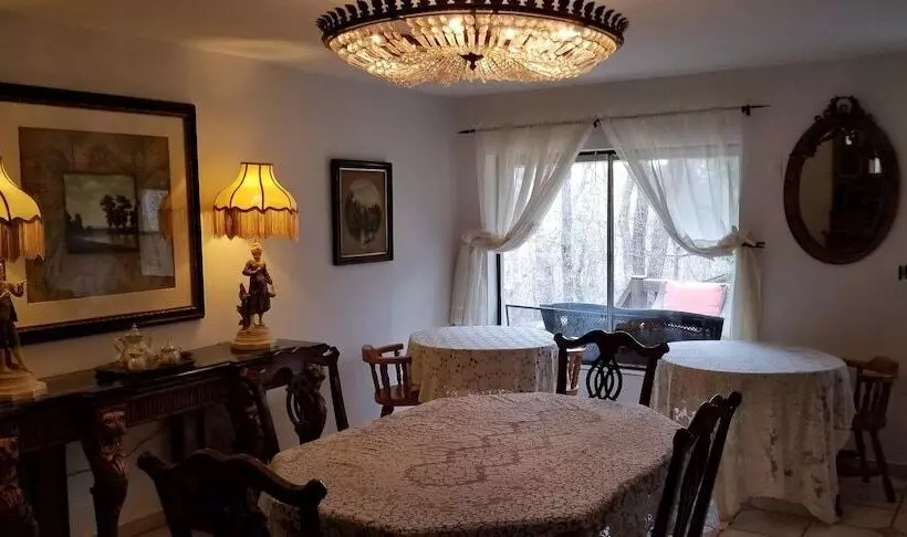 住宿加早餐 Lily Creek Lodge