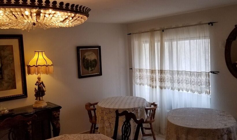 مبيت وإفطار Lily Creek Lodge