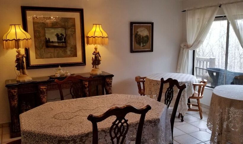 مبيت وإفطار Lily Creek Lodge