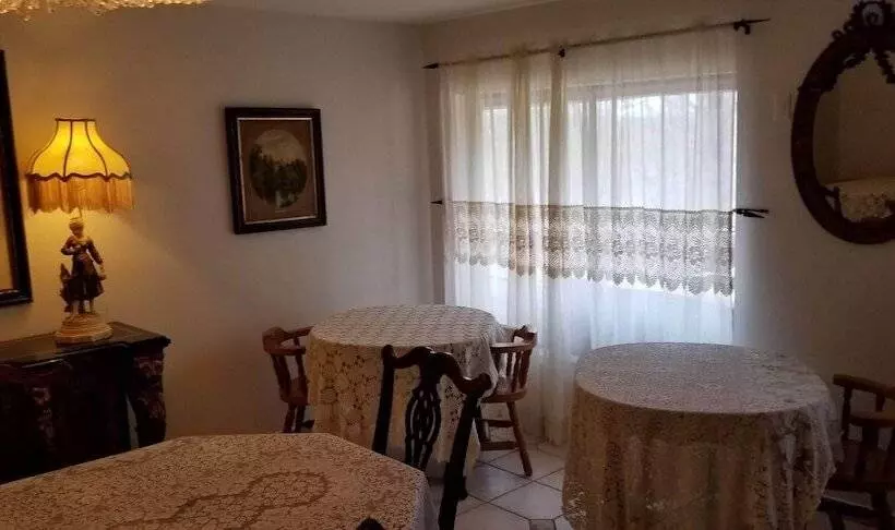 住宿加早餐 Lily Creek Lodge