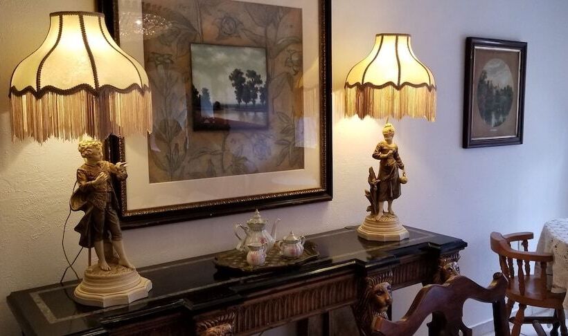 مبيت وإفطار Lily Creek Lodge