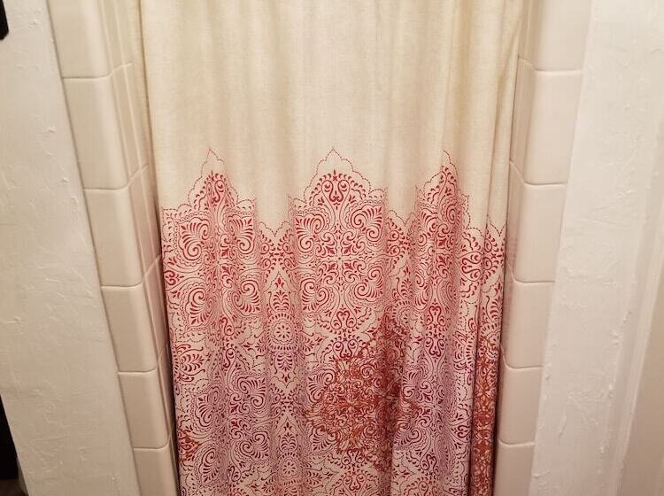 مبيت وإفطار Lily Creek Lodge