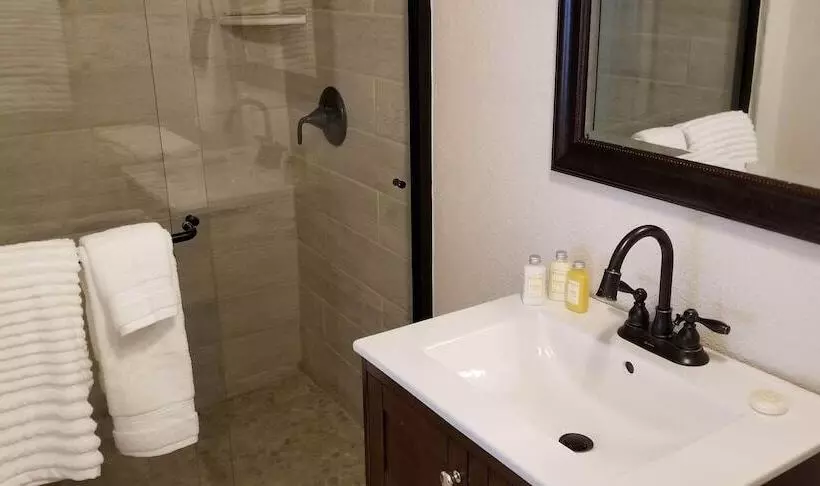 住宿加早餐 Lily Creek Lodge