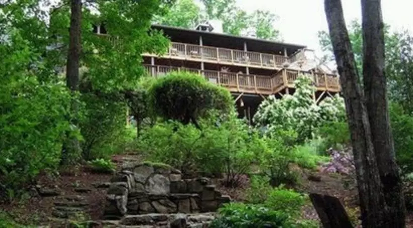 Bent Creek Lodge Bed & Breakfast