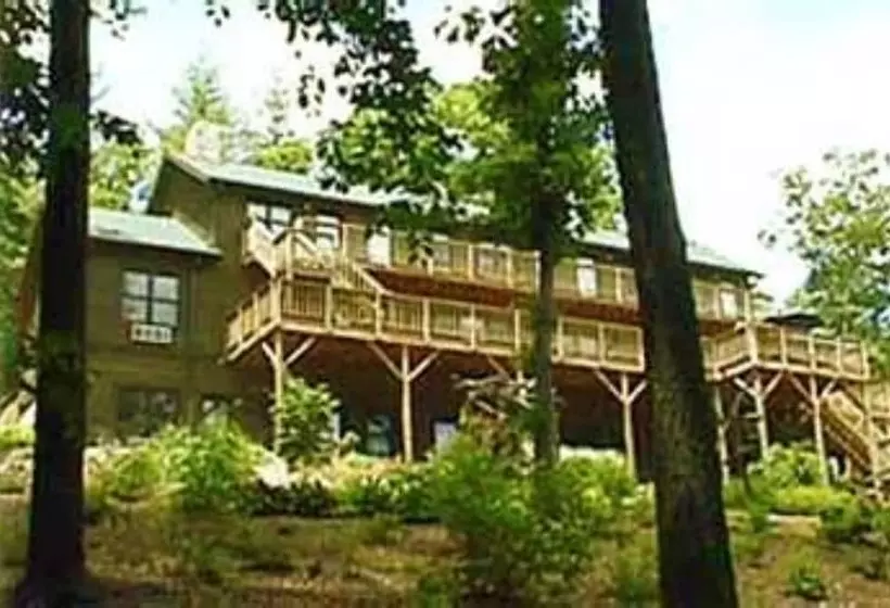 Bent Creek Lodge Bed & Breakfast