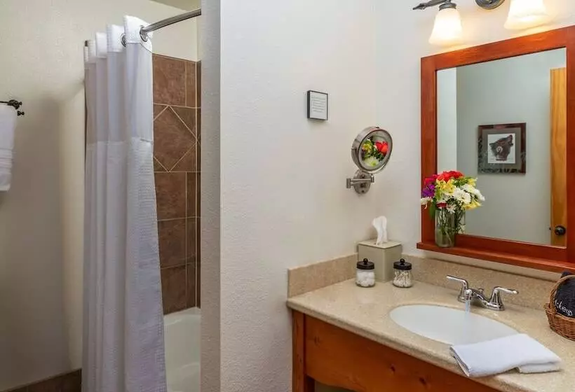 Bent Creek Lodge Bed & Breakfast