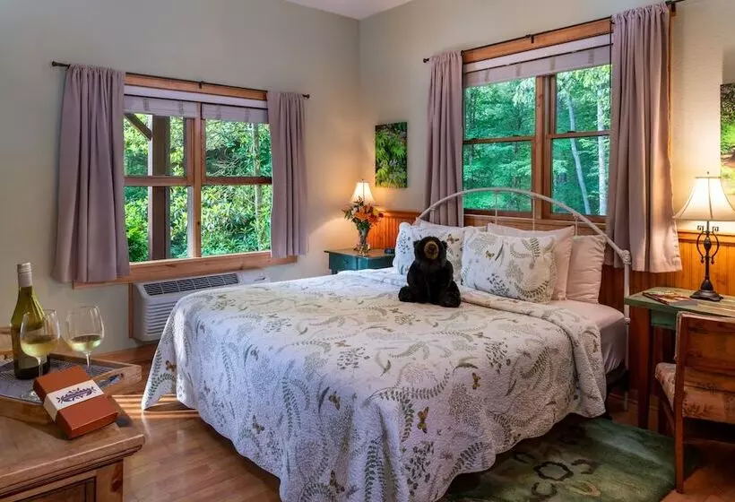 Bent Creek Lodge Bed & Breakfast