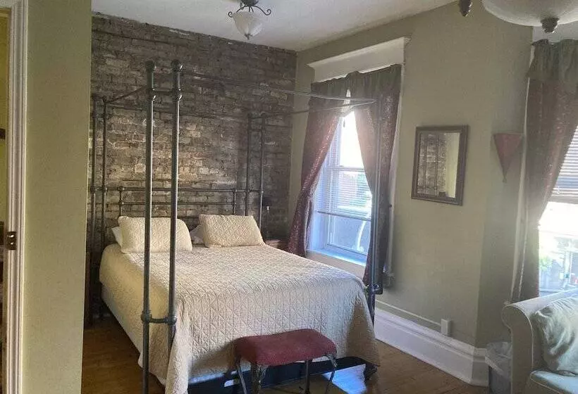 Bed and Breakfast Old Chicago Inn