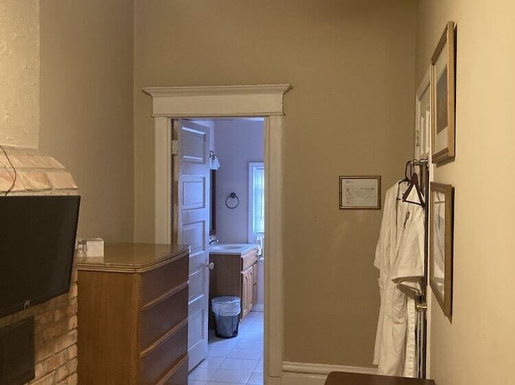 مبيت وإفطار Old Chicago Inn