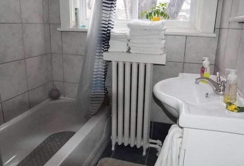 Downtown Bed And Breakfast