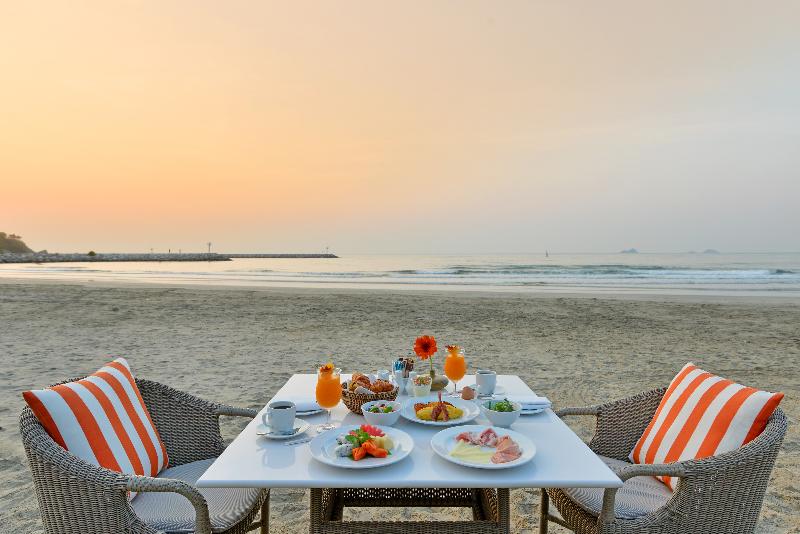 בית מלון כפרי Anantasila Beach Resort Hua Hin