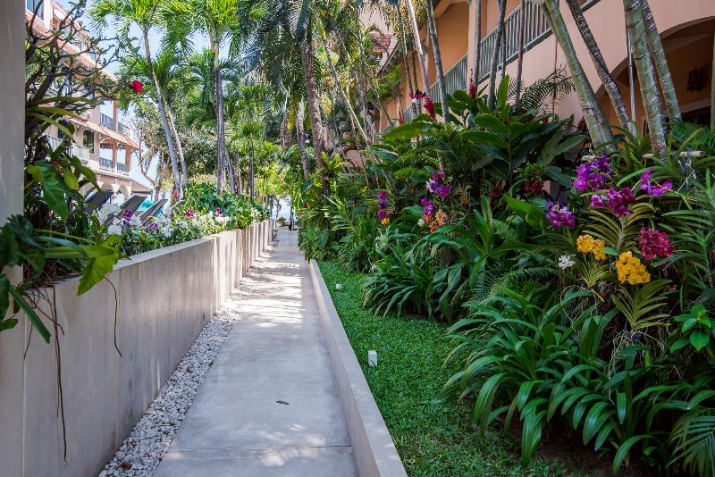 בית מלון כפרי Anantasila Beach Resort Hua Hin