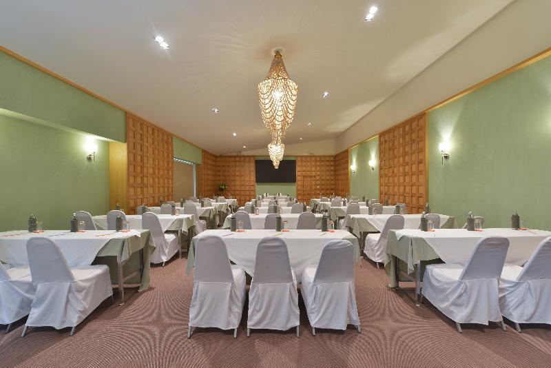 בית מלון כפרי Anantasila Beach Resort Hua Hin