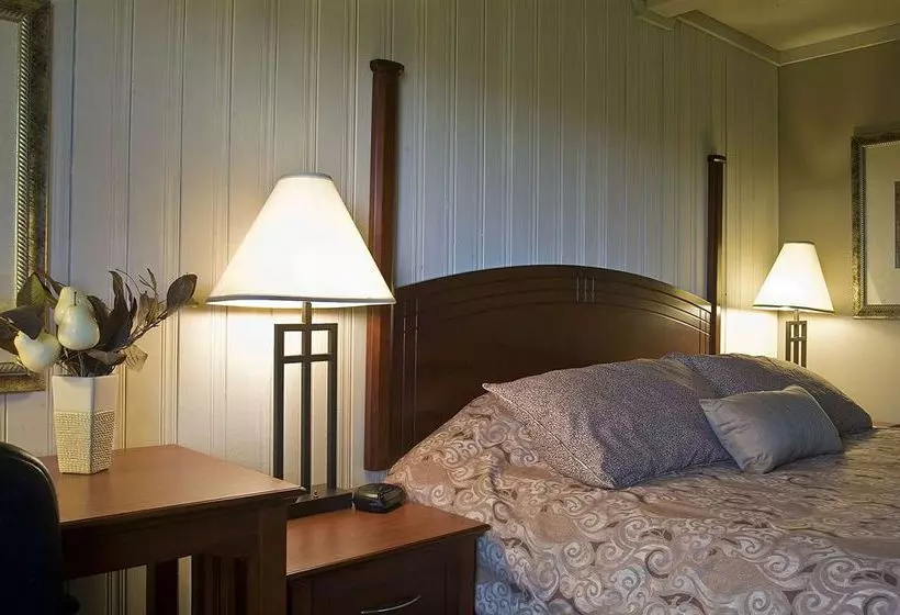 هتل Mohawk Inn And Conference Centre