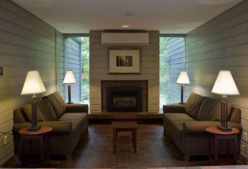 هتل Mohawk Inn And Conference Centre