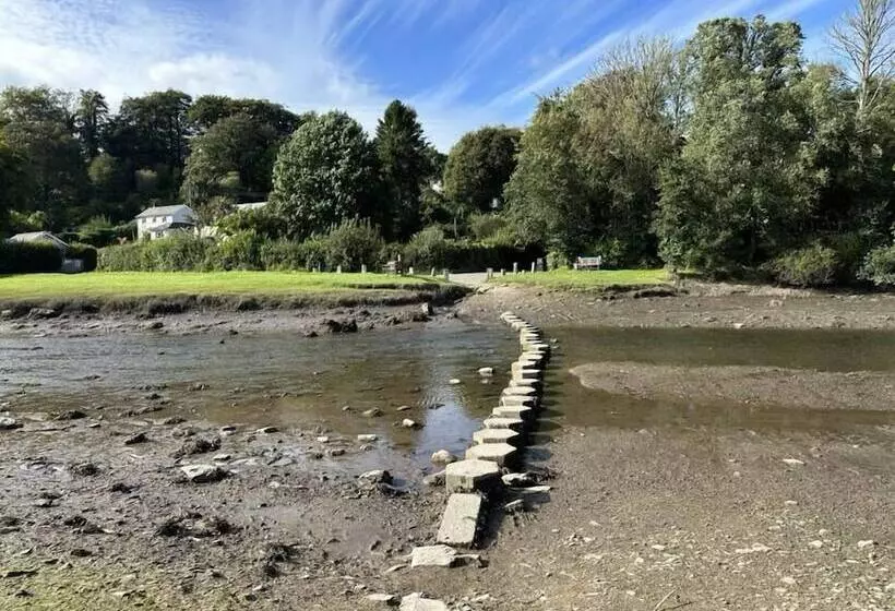 בית מלון כפרי The Ship Inn Lerryn