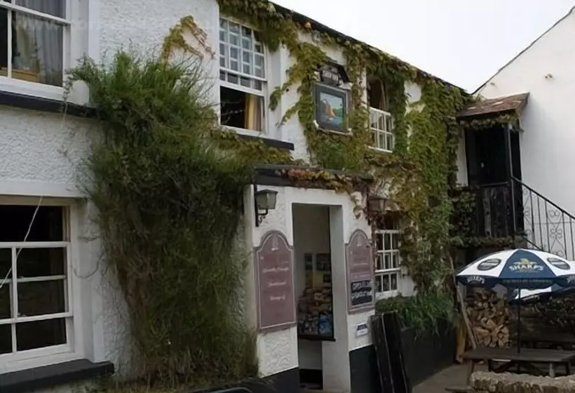 בית מלון כפרי The Ship Inn Lerryn