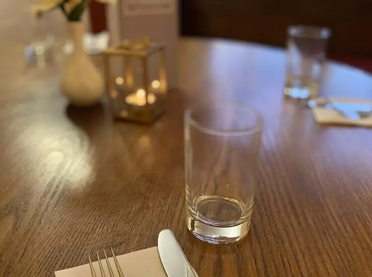 Отель The Trooper Inn