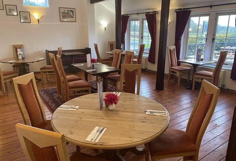 فندق The Trooper Inn