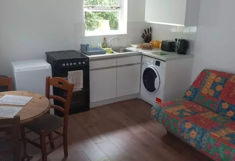 Отель The Trooper Inn