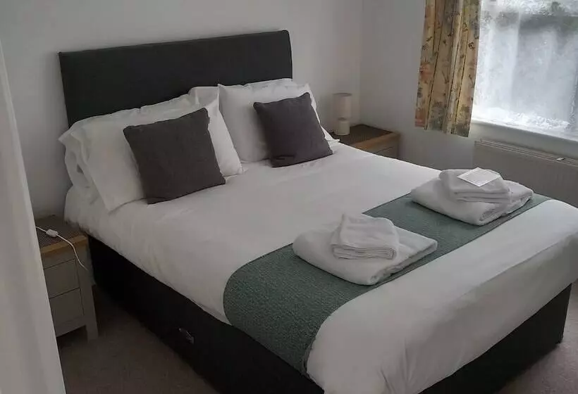 Отель The Trooper Inn