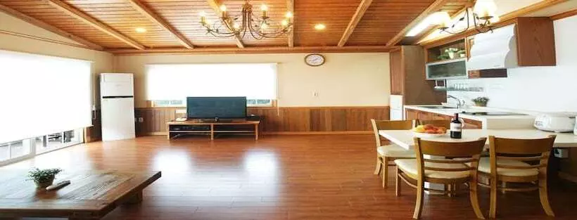 ホテル Aewol Parkhill Village