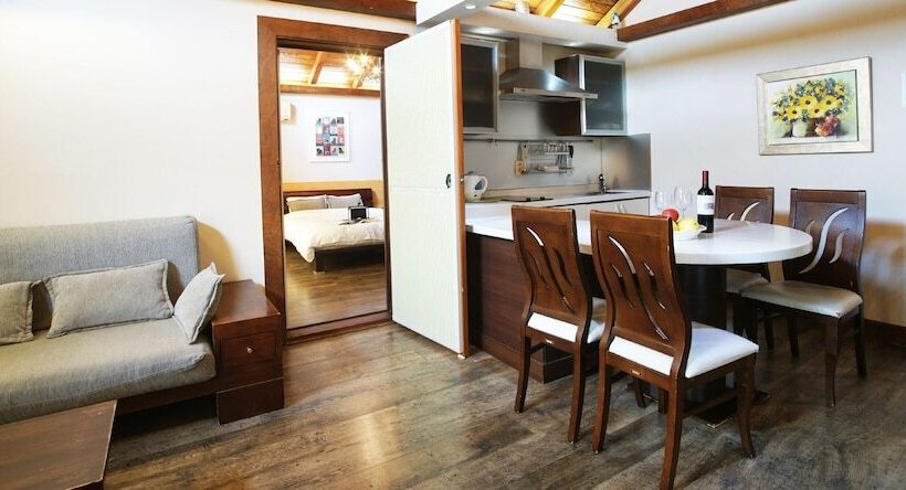 בית מלון כפרי Aewol Parkhill Village