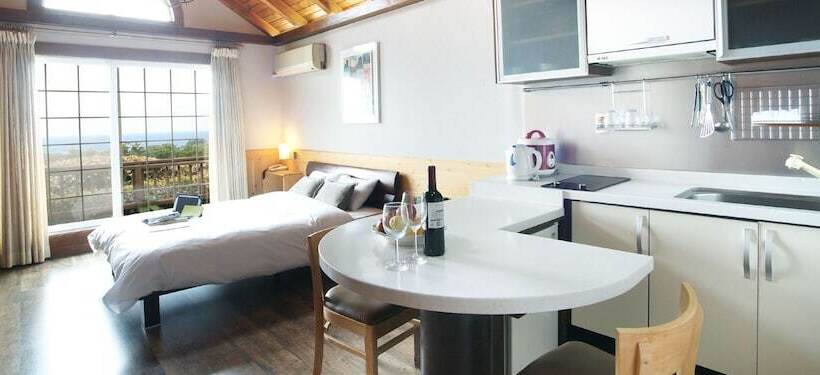 בית מלון כפרי Aewol Parkhill Village