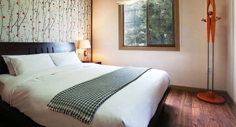 בית מלון כפרי Aewol Parkhill Village