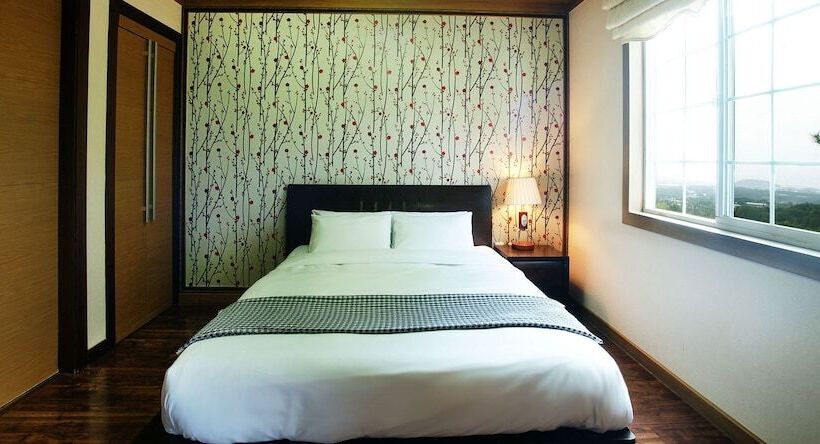 בית מלון כפרי Aewol Parkhill Village