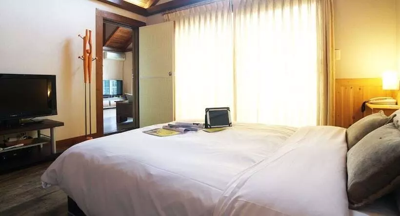 ホテル Aewol Parkhill Village