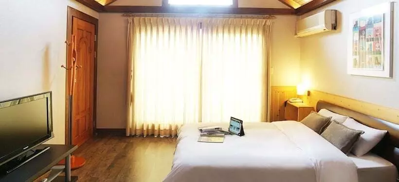 ホテル Aewol Parkhill Village