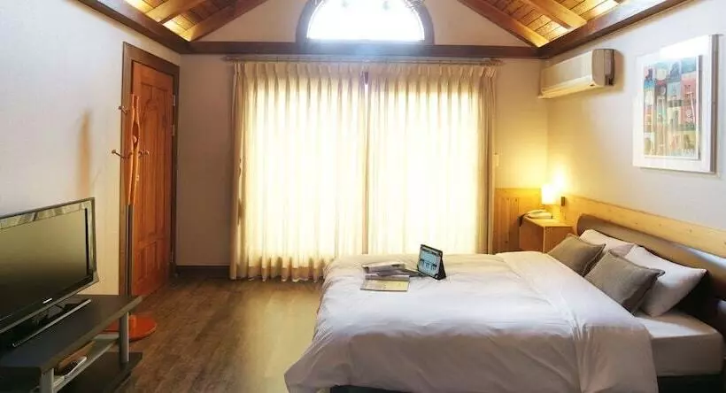 ホテル Aewol Parkhill Village