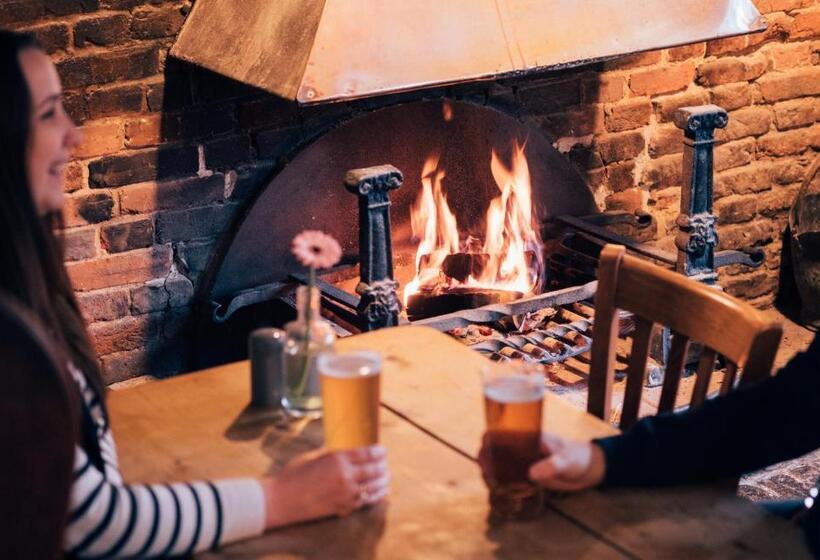 בית מלון כפרי White Hart Inn