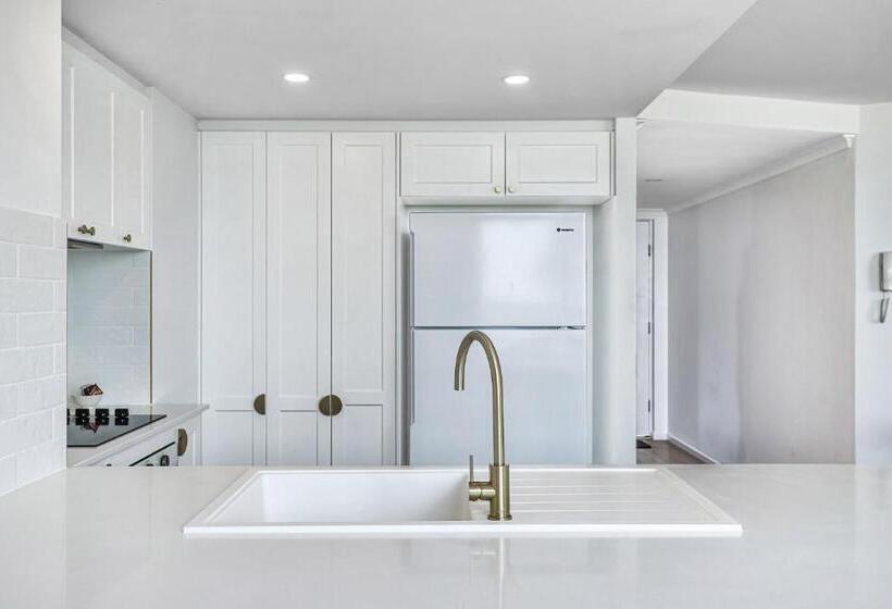 Kirra Beach Apartments