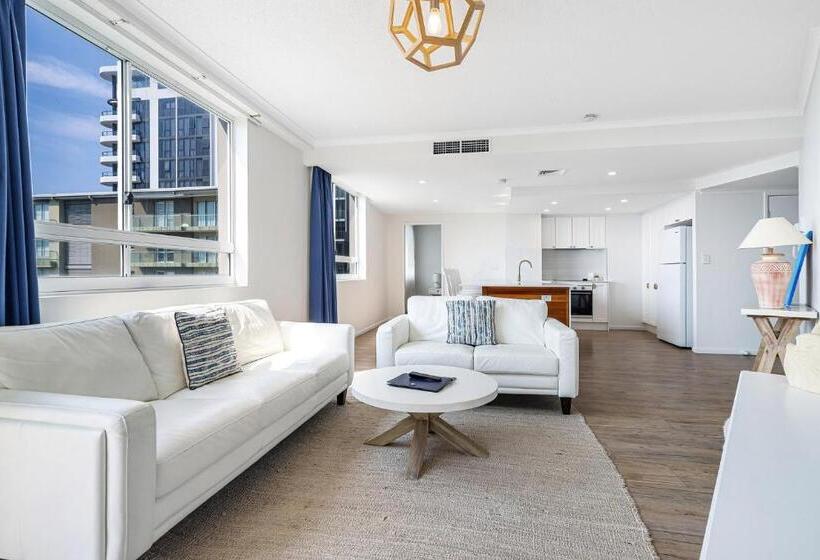 Kirra Beach Apartments