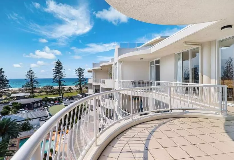 Kirra Beach Apartments