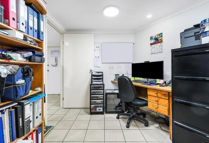 Kirra Beach Apartments